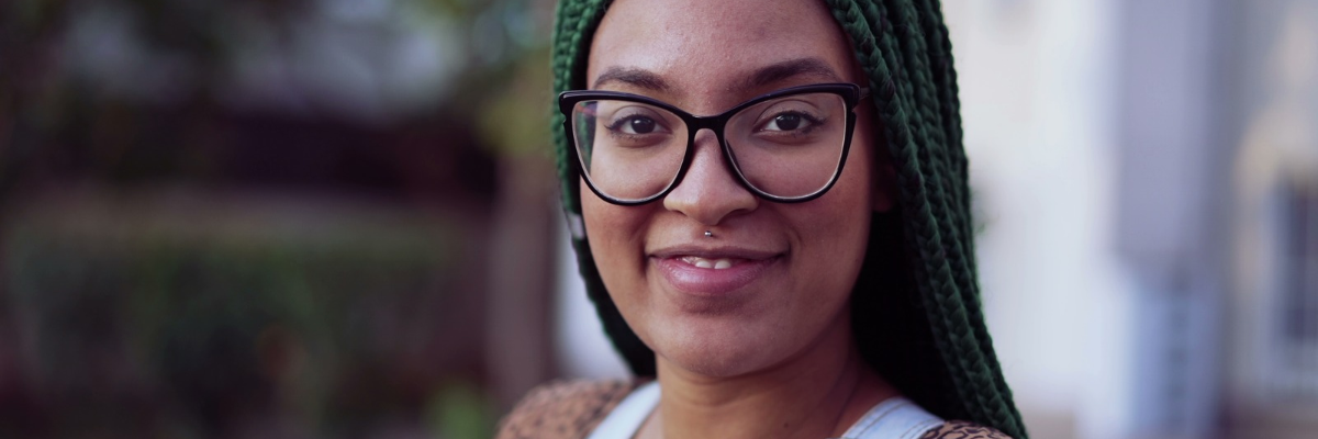 WIX banner photo 3x1 (7) Smiling woman